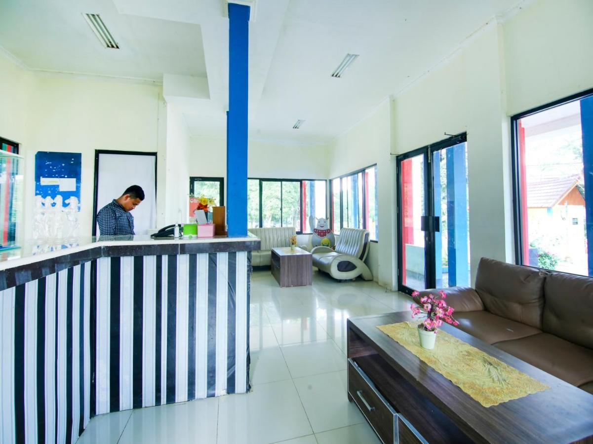 Oyo 3475 Villa Ex Mtq Pagaralam Exteriör bild